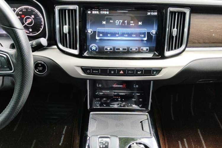 Used Hongqi HS7 2021 3.0T Automatic All-Wheel Drive Smart Connect Flagship Edition Audio And AC Panel