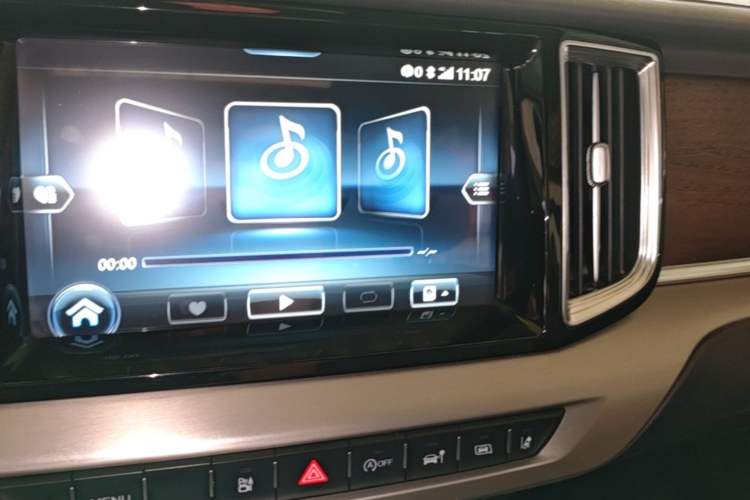 Used Hongqi HS7 2021 2.0T DCT Two-Wheel Drive Smart Connect Flagship Edition Audio And AC Panel