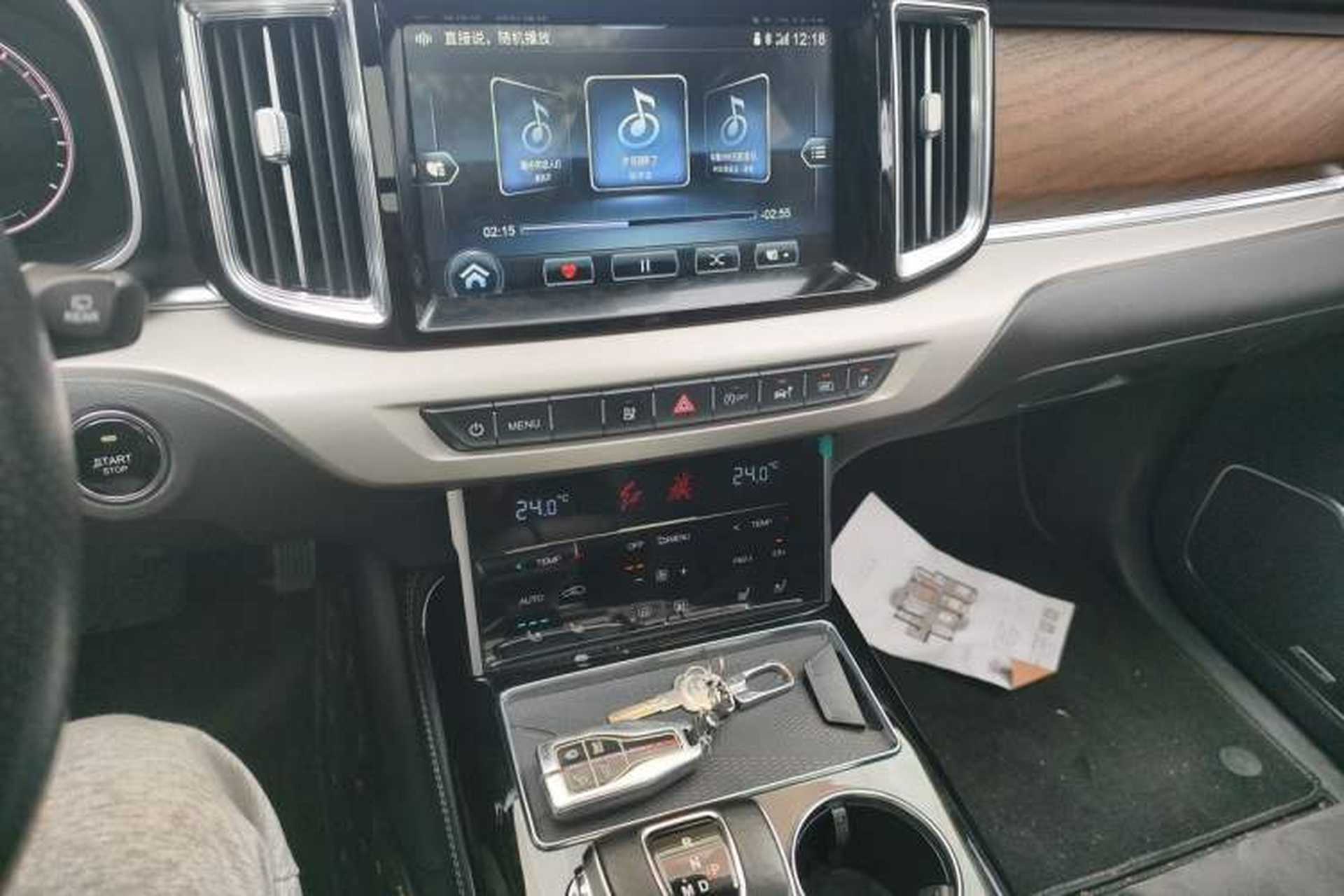 Used Hongqi HS7 2021 2.0T DCT Two-Wheel Drive Smart Connect Flagship Edition Audio And AC Panel