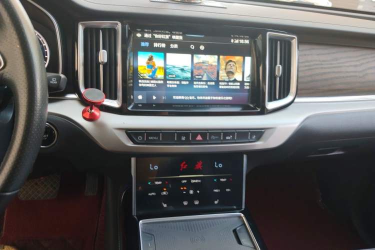 Used Hongqi HS7 2021 2.0T DCT Two-Wheel Drive Smart Connect Flagship Edition Audio And AC Panel