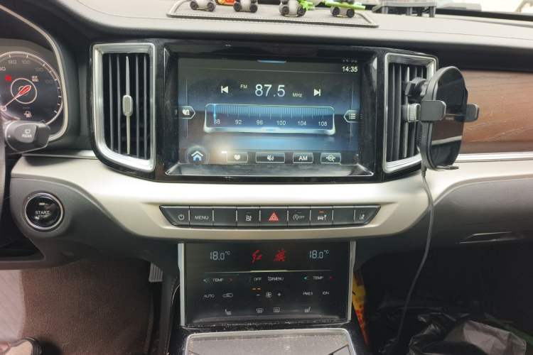Used Hongqi HS7 2021 2.0T DCT Two-Wheel Drive Smart Connect Flagship Edition Audio And AC Panel