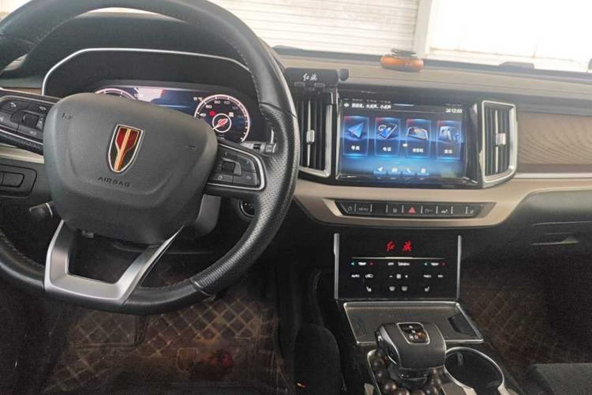 Used Hongqi HS7 2021 2.0T DCT Two-Wheel Drive Smart Connect Flagship Edition Center Console