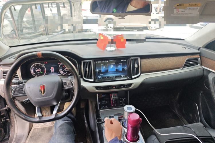 Used Hongqi HS7 2021 2.0T DCT Two-Wheel Drive Smart Connect Flagship Edition Center Console