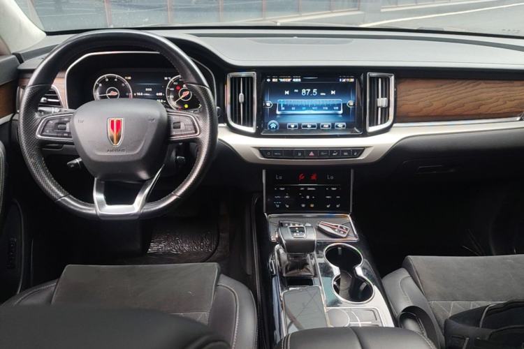 Used Hongqi HS7 2021 2.0T DCT Two-Wheel Drive Smart Connect Flagship Edition Center Console