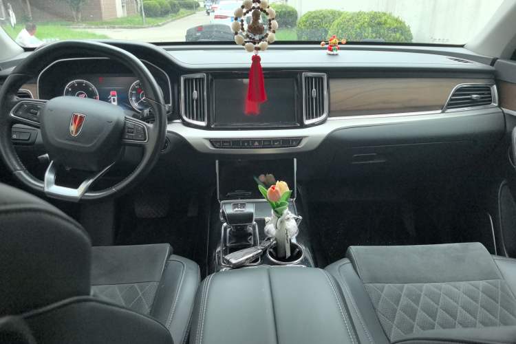 Used Hongqi HS7 2021 2.0T DCT Two-Wheel Drive Smart Connect Flagship Edition Center Console