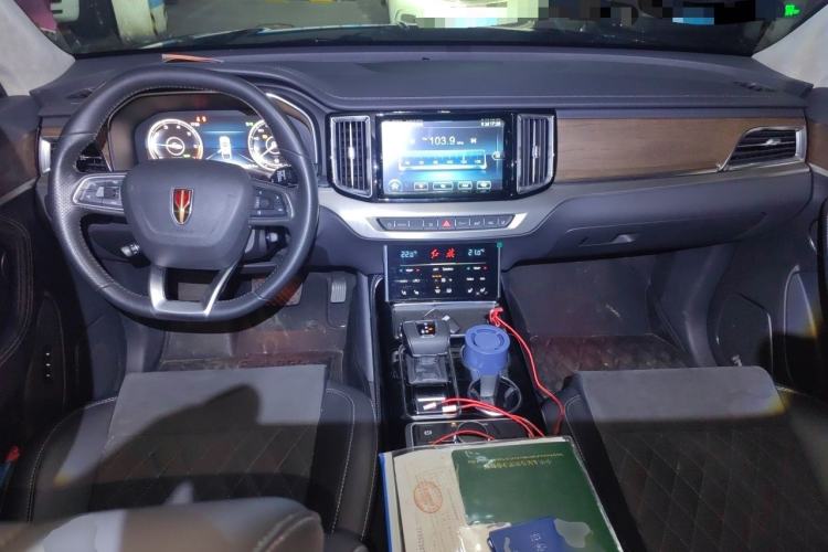 Used Hongqi HS7 2021 2.0T DCT Two-Wheel Drive Smart Connect Flagship Edition Center Console