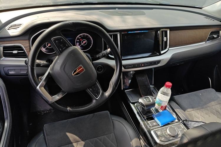 Used Hongqi HS7 2021 3.0T Automatic All-Wheel Drive ZhiLian Flagship Edition Center Console