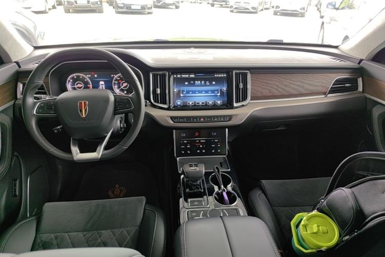 Used Hongqi HS7 2021 2.0T DCT Two-Wheel Drive Smart Connect Flagship Edition Center Console