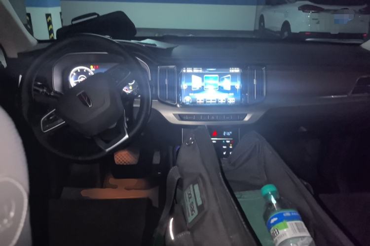 Used Hongqi HS7 2021 3.0T Automatic All-Wheel Drive Smart Connect Flagship Edition Center Console