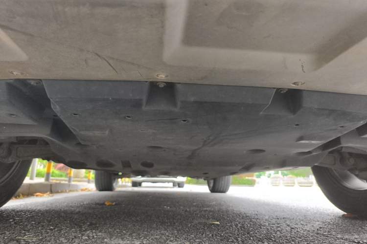 Used Hongqi HS7 2021 2.0T DCT Two-Wheel Drive Smart Connect Flagship Edition Chassis Front