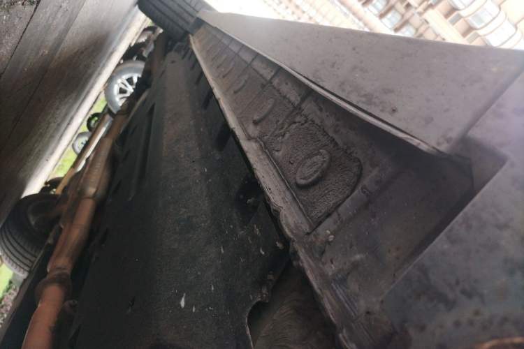 Used Hongqi HS7 2021 2.0T DCT Two-Wheel Drive Smart Connect Flagship Edition Chassis Front Right