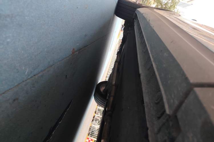 Used Hongqi HS7 2021 2.0T DCT Two-Wheel Drive Smart Connect Flagship Edition Chassis Front Right
