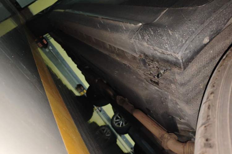 Used Hongqi HS7 2021 2.0T DCT Two-Wheel Drive Smart Connect Flagship Edition Chassis Front Right