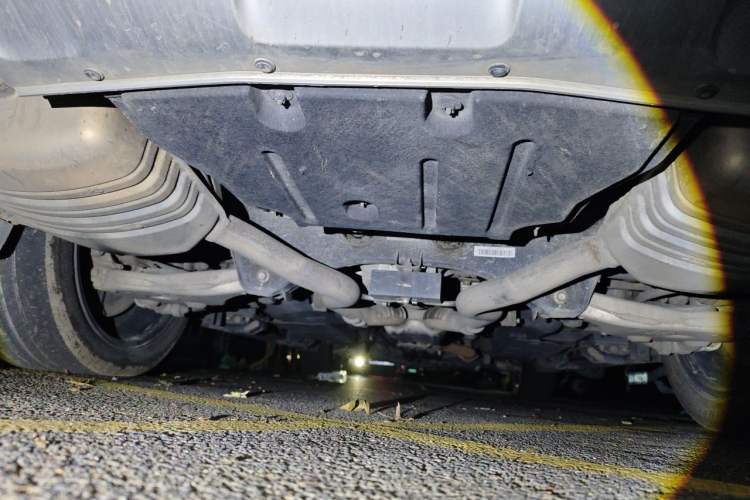 Used Hongqi HS7 2021 2.0T DCT Two-Wheel Drive Smart Connect Flagship Edition Chassis Rear