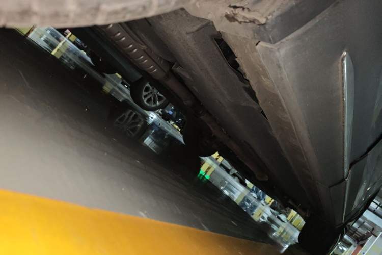 Used Hongqi HS7 2021 2.0T DCT Two-Wheel Drive Smart Connect Flagship Edition Chassis Rear Right