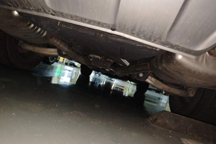 Used Hongqi HS7 2021 2.0T DCT Two-Wheel Drive Smart Connect Flagship Edition Chassis Rear