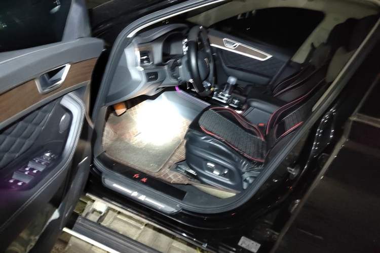 Used Hongqi HS7 2021 2.0T DCT Two-Wheel Drive Smart Connect Flagship Edition Driver Seat