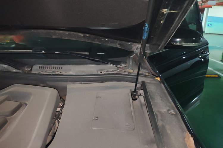 Used Hongqi HS7 2021 2.0T DCT Two-Wheel Drive Smart Connect Flagship Edition Engine Bay Left