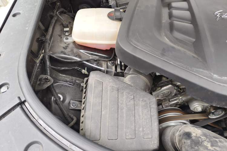 Used Hongqi HS7 2021 3.0T Automatic All-Wheel Drive Smart Connect Flagship Edition Engine Bay Right