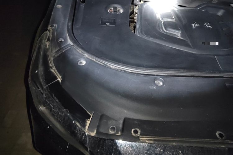 Used Hongqi HS7 2021 2.0T DCT Two-Wheel Drive Smart Connect Flagship Edition Engine Bay Right
