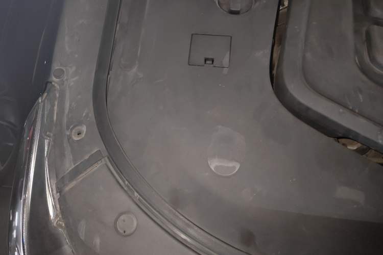 Used Hongqi HS7 2021 2.0T DCT Two-Wheel Drive Smart Connect Flagship Edition Engine Bay Right