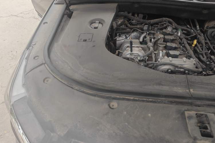 Used Hongqi HS7 2021 2.0T DCT Two-Wheel Drive Smart Connect Flagship Edition Engine Bay Right