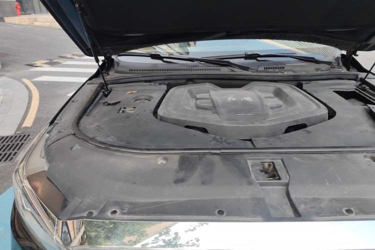 Used Hongqi HS7 2021 2.0T DCT Two-Wheel Drive Smart Connect Flagship Edition Engine Bay Right