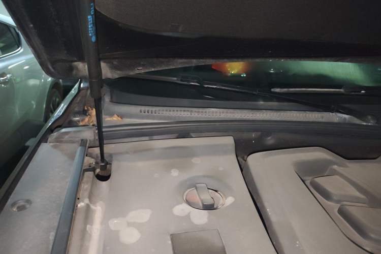 Used Hongqi HS7 2021 2.0T DCT Two-Wheel Drive Smart Connect Flagship Edition Engine Bay Right