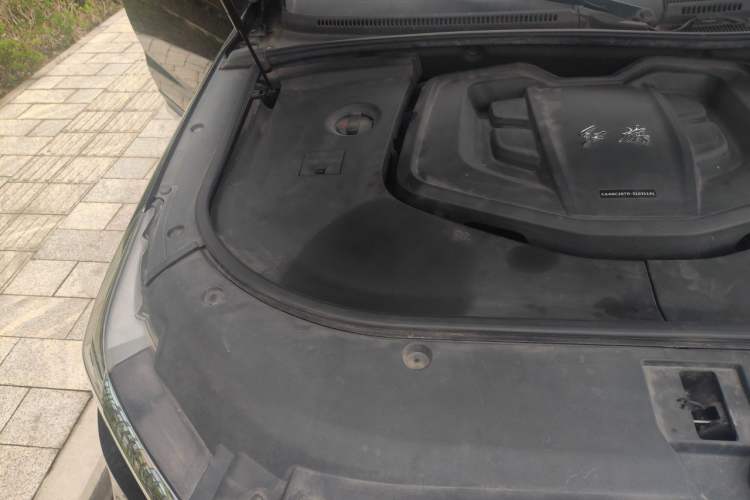 Used Hongqi HS7 2021 2.0T DCT Two-Wheel Drive Smart Connect Flagship Edition Engine Bay Right