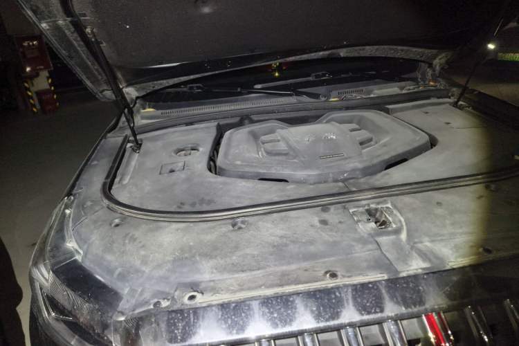 Used Hongqi HS7 2021 2.0T DCT Two-Wheel Drive Smart Connect Flagship Edition Engine Bay Right