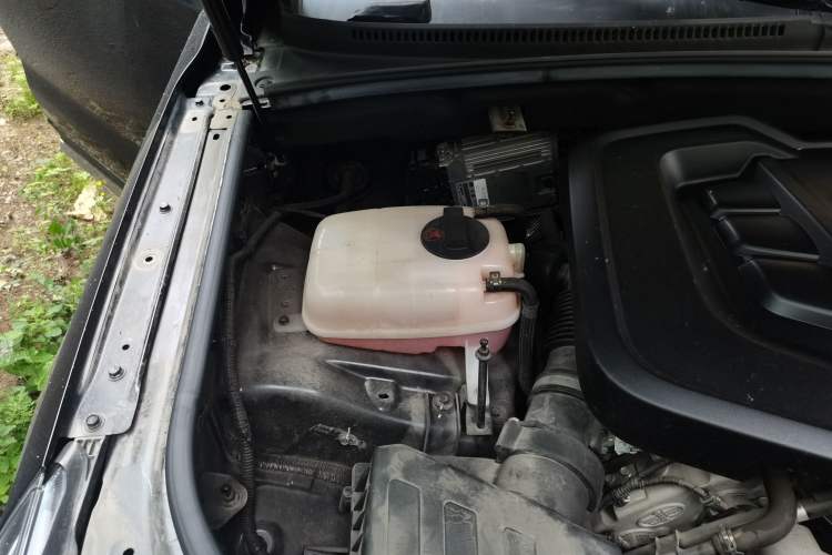 Used Hongqi HS7 2021 3.0T Automatic All-Wheel Drive Smart Connect Flagship Edition Engine Bay Right