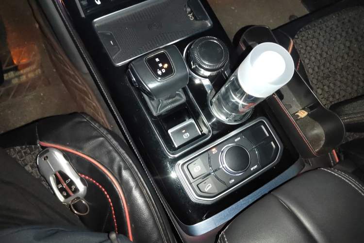Used Hongqi HS7 2021 2.0T DCT Two-Wheel Drive Smart Connect Flagship Edition Gear Lever