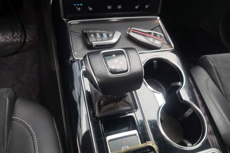 Used Hongqi HS7 2021 2.0T DCT Two-Wheel Drive Smart Connect Flagship Edition Gear Lever