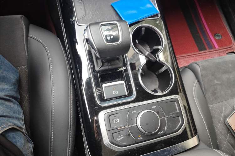 Used Hongqi HS7 2021 2.0T DCT Two-Wheel Drive Smart Connect Flagship Edition Gear Lever