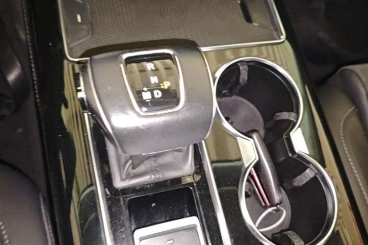Used Hongqi HS7 2021 2.0T DCT Two-Wheel Drive Smart Connect Flagship Edition Gear Lever
