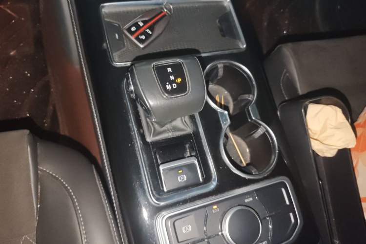 Used Hongqi HS7 2021 2.0T DCT Two-Wheel Drive Smart Connect Flagship Edition Gear Lever