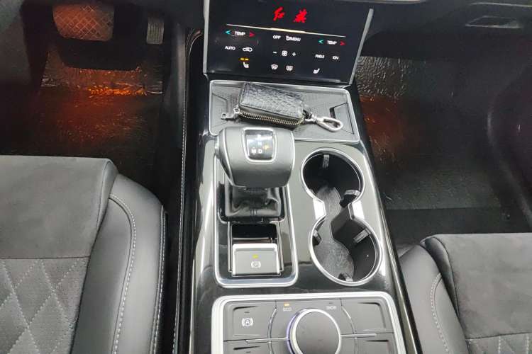 Used Hongqi HS7 2021 2.0T DCT Two-Wheel Drive Smart Connect Flagship Edition Gear Lever