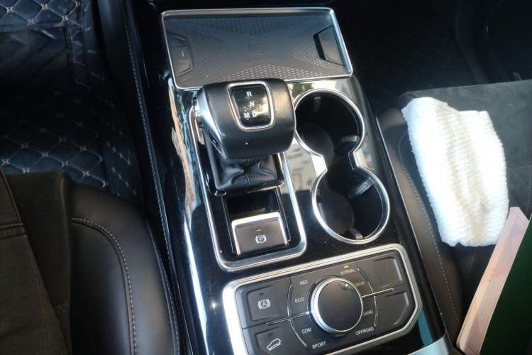 Used Hongqi HS7 2021 3.0T Automatic All-Wheel Drive Smart Connect Flagship Edition Gear Lever