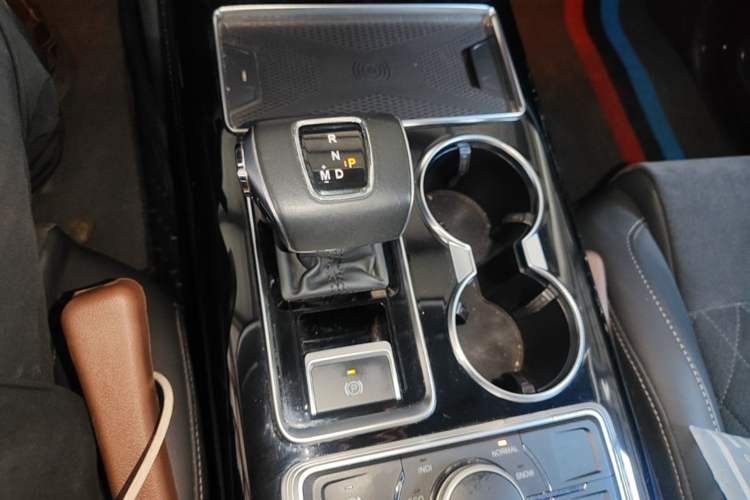Used Hongqi HS7 2021 3.0T Automatic All-Wheel Drive Smart Connect Flagship Edition Gear Lever