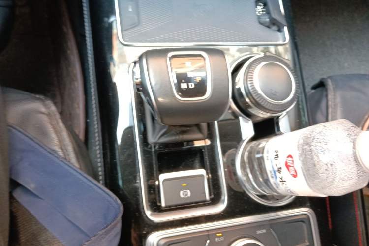 Used Hongqi HS7 2021 2.0T DCT Two-Wheel Drive Smart Connect Flagship Edition Gear Lever