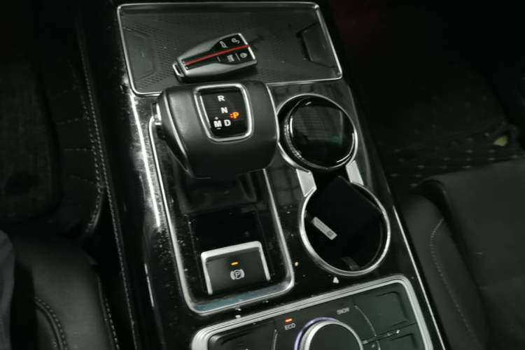 Used Hongqi HS7 2021 2.0T DCT Two-Wheel Drive Smart Connect Flagship Edition Gear Lever