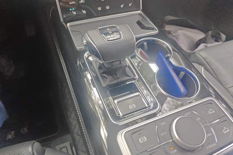 Used Hongqi HS7 2021 3.0T Automatic All-Wheel Drive Smart Connect Flagship Edition Gear Lever