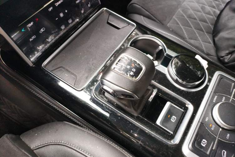 Used Hongqi HS7 2021 3.0T Automatic All-Wheel Drive Smart Connect Flagship Edition Gear Lever