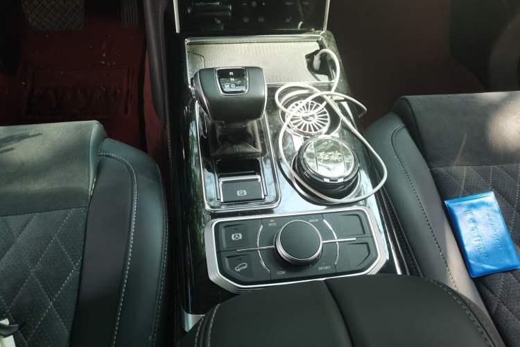 Used Hongqi HS7 2021 2.0T DCT Two-Wheel Drive Smart Connect Flagship Edition Gear Lever