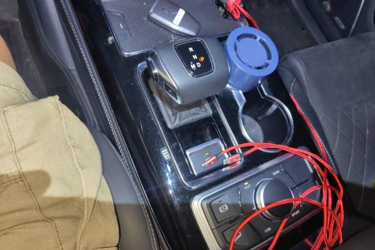 Used Hongqi HS7 2021 2.0T DCT Two-Wheel Drive Smart Connect Flagship Edition Gear Lever