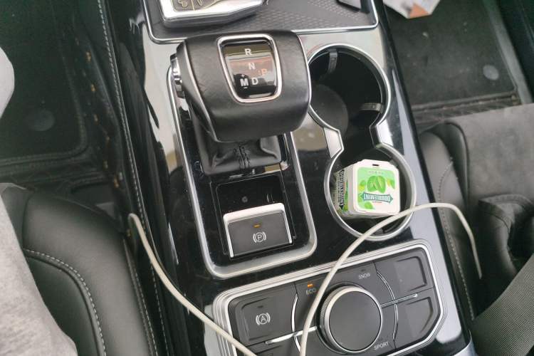Used Hongqi HS7 2021 2.0T DCT Two-Wheel Drive Smart Connect Flagship Edition Gear Lever