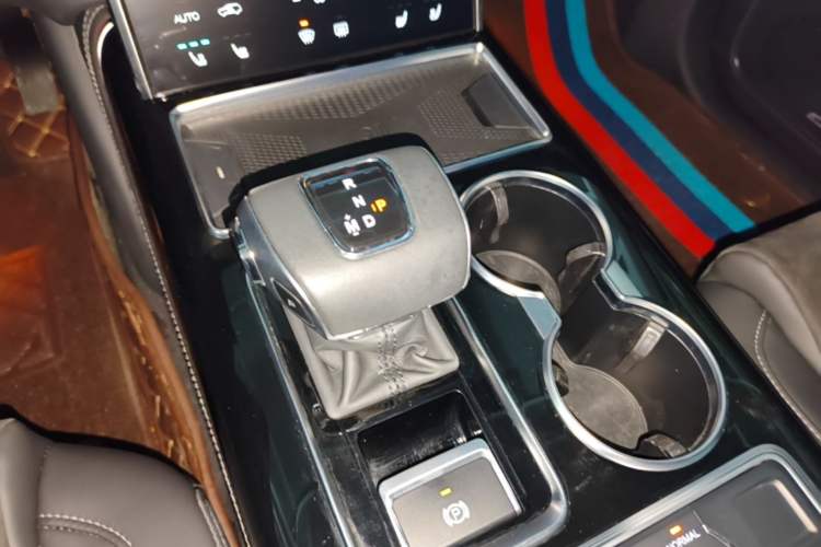Used Hongqi HS7 2021 3.0T Automatic All-Wheel Drive Smart Connect Flagship Edition Gear Lever