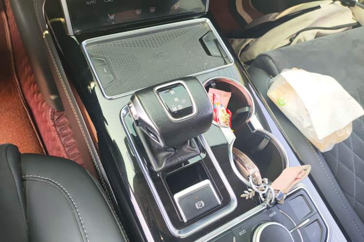 Used Hongqi HS7 2021 2.0T DCT Two-Wheel Drive Smart Connect Flagship Edition Gear Lever