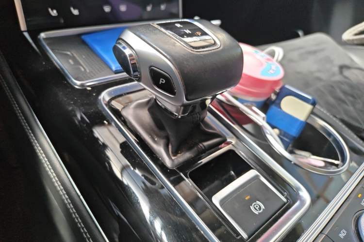 Used Hongqi HS7 2021 3.0T Automatic All-Wheel Drive Smart Connect Flagship Edition Gear Lever