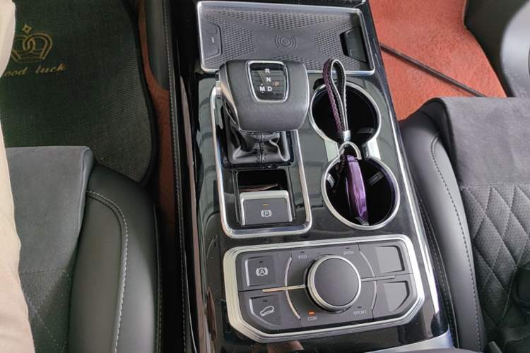 Used Hongqi HS7 2021 2.0T DCT Two-Wheel Drive Smart Connect Flagship Edition Gear Lever